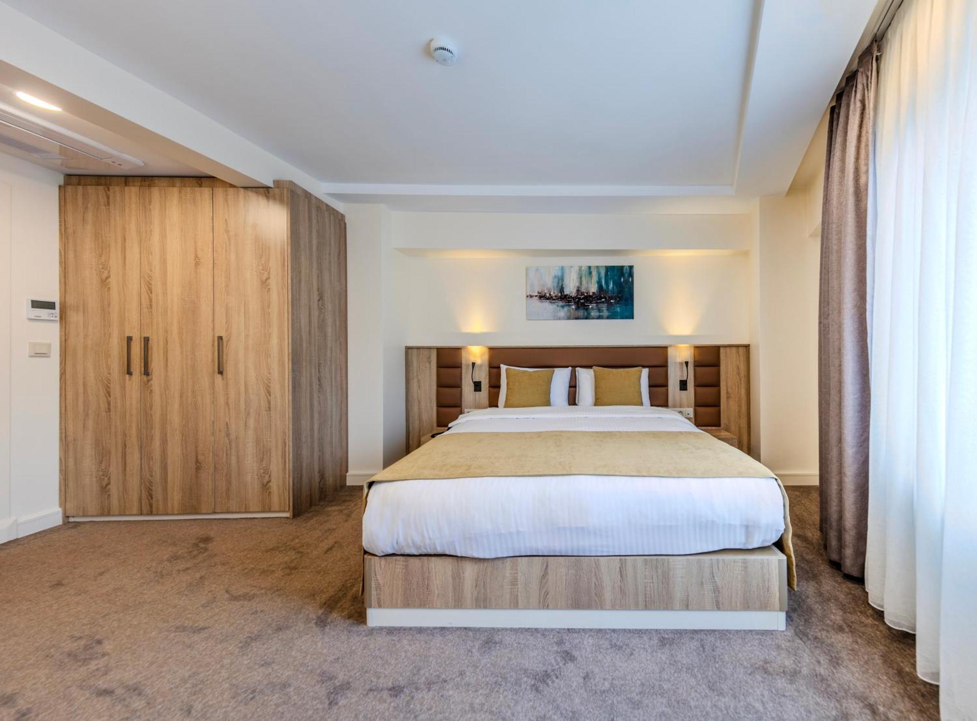 Roys Hotel & Suites Стамбул Экстерьер фото